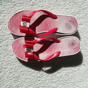 BCBG Generation flip flops